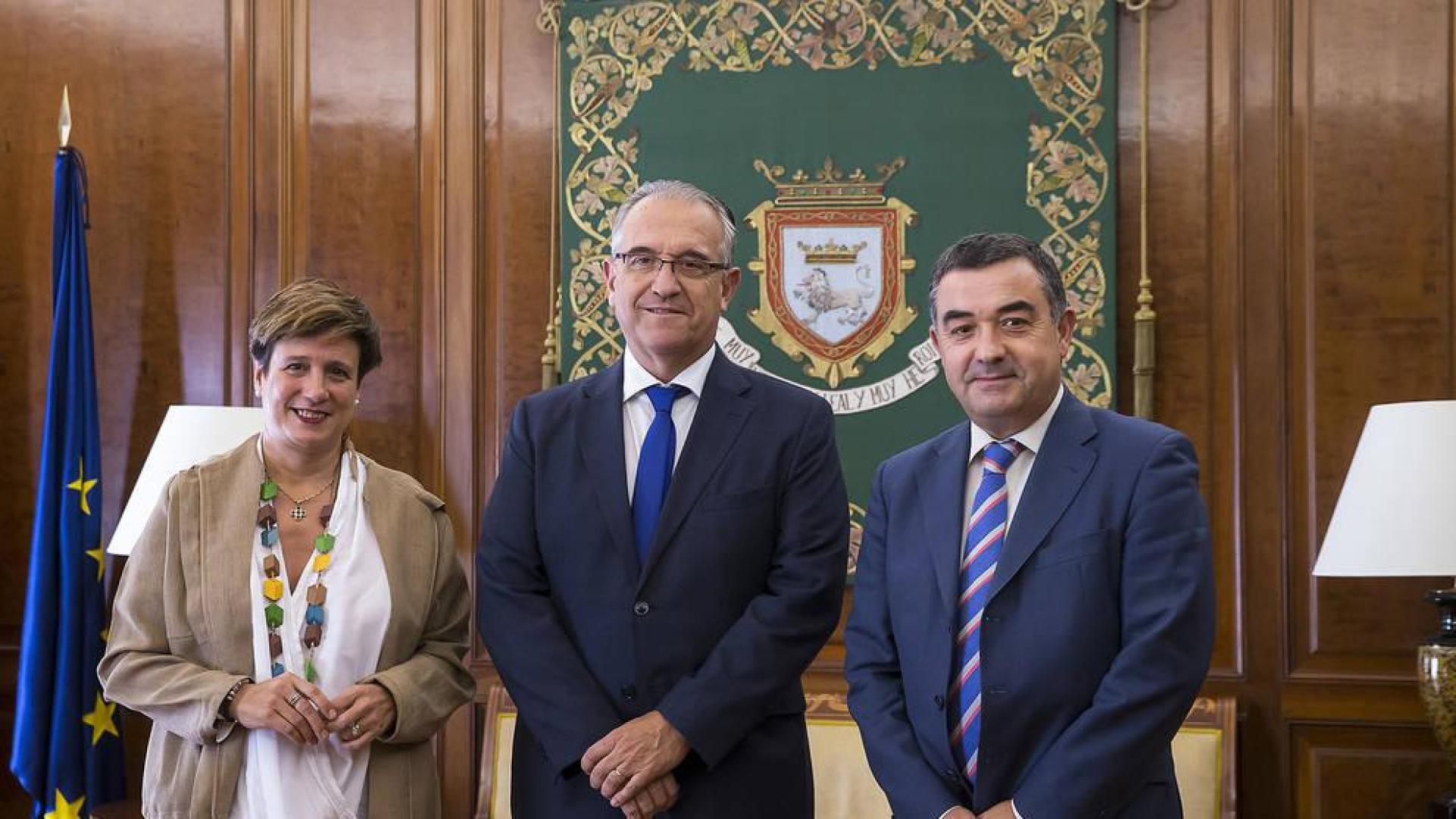 Maya se reúne con el nuevo presidente de la Asociación de la Industria de Navarra