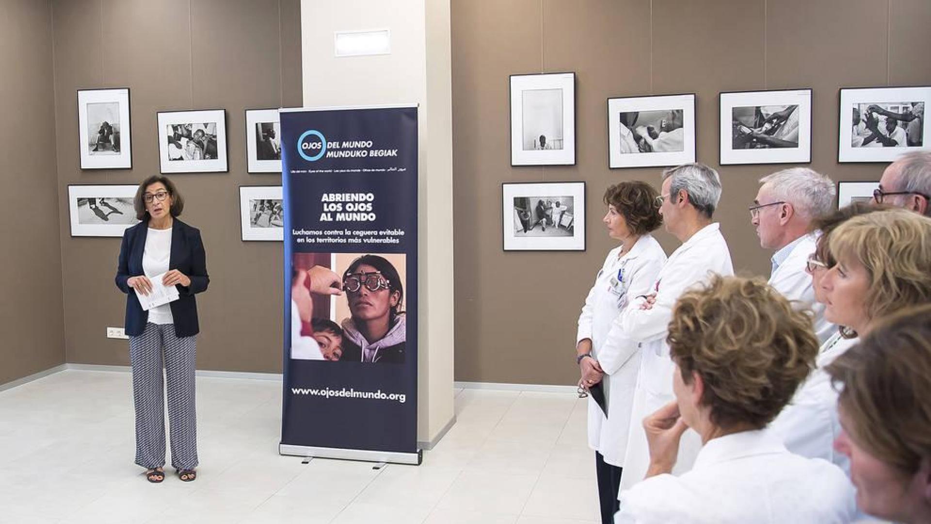 El CHN acoge una exposición fotográfica de la Fundación Ojos del Mundo