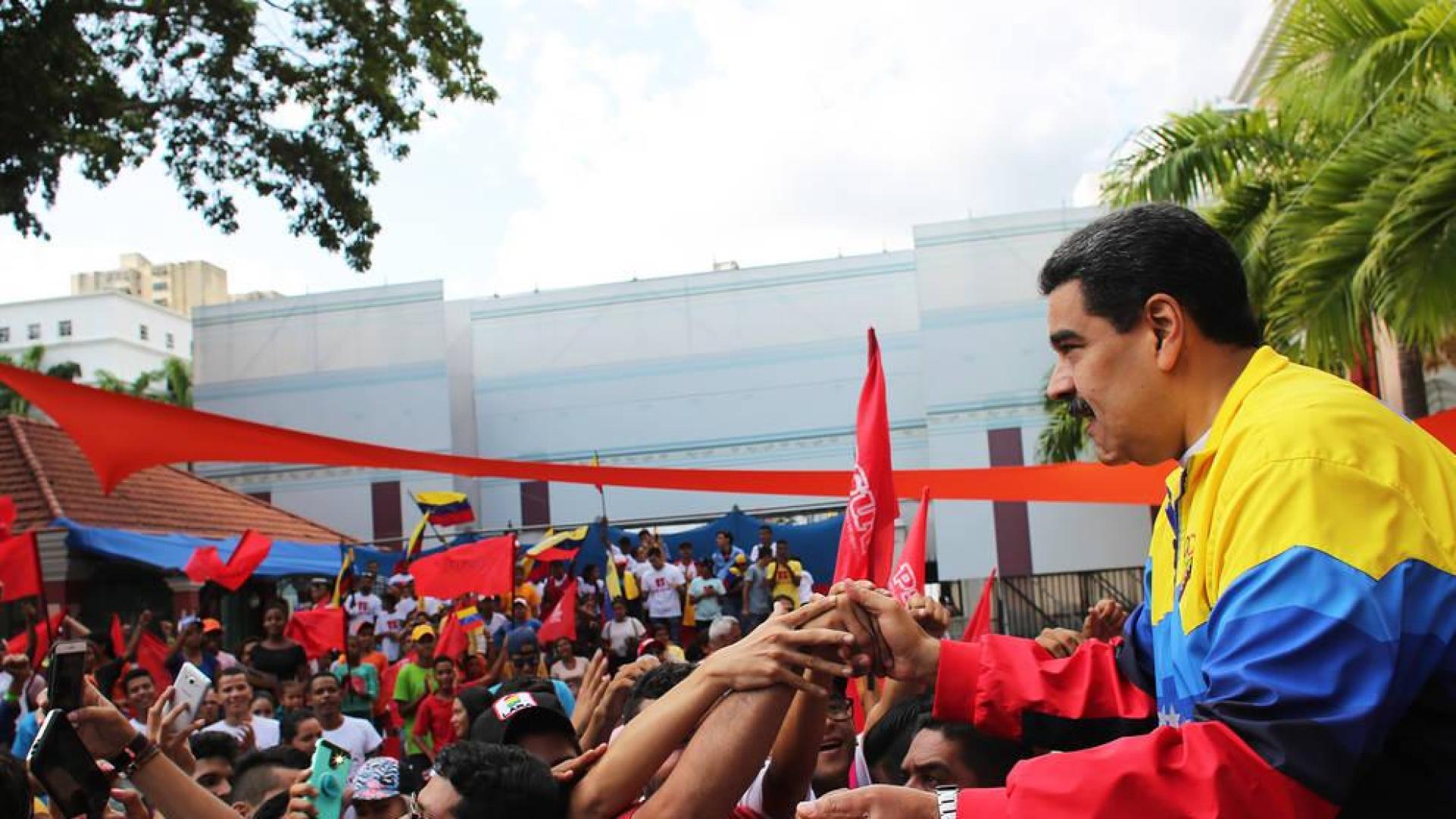 Maduro afirma tener "más pruebas" de los vínculos de Guaidó y los narcos