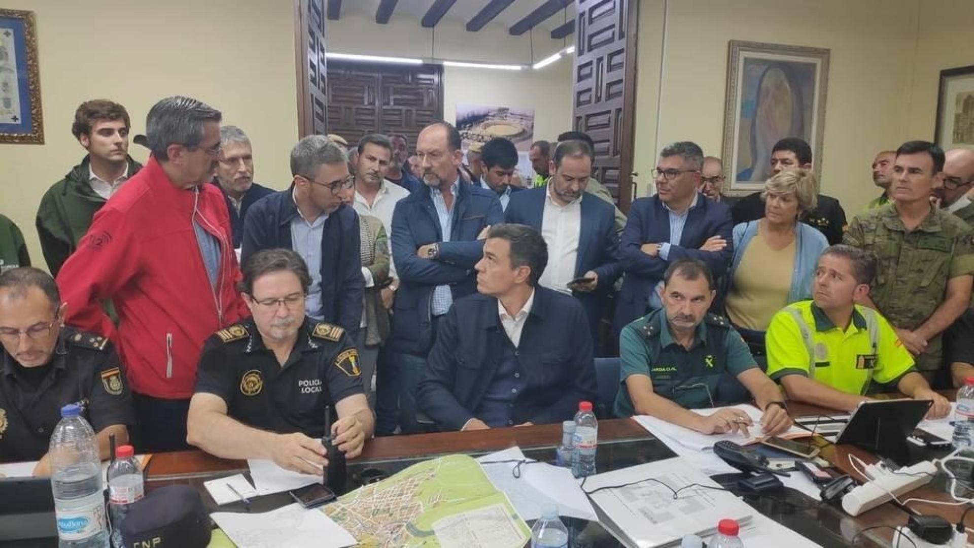 Sánchez dice que el Gobierno "no va a escatimar" recursos para responder a DANA