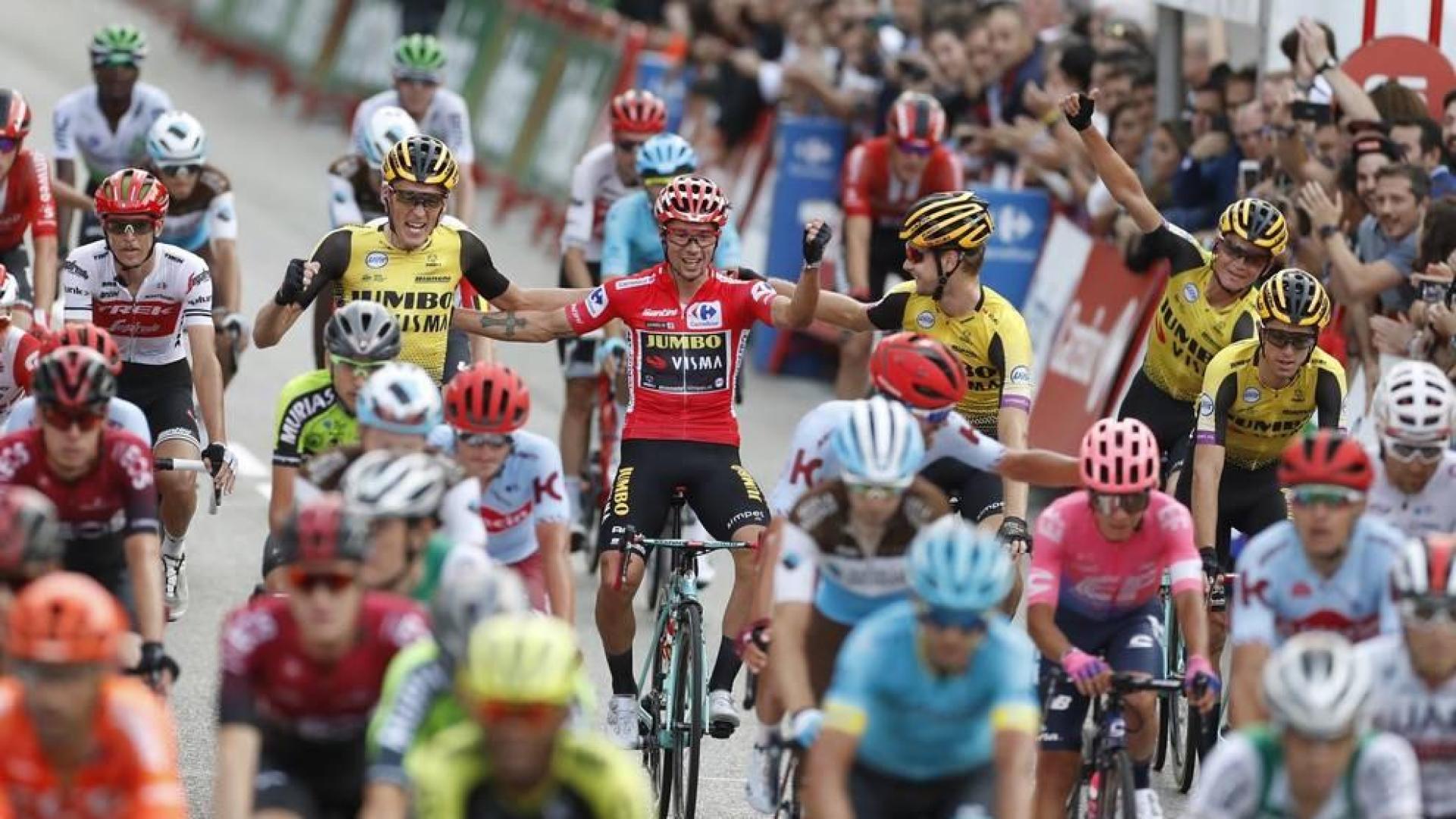 Jakobsen se impone en Madrid y Roglic se corona como vencedor de la Vuelta