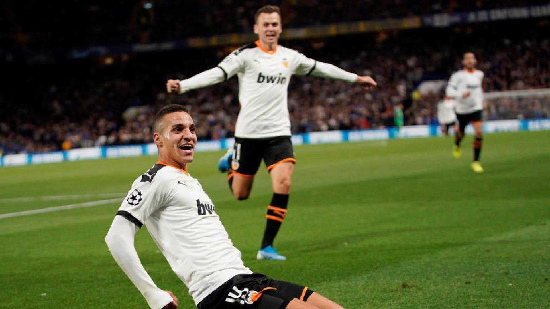 Rodrigo y Cillessen enrabietan al Valencia en Stamford Bridge
