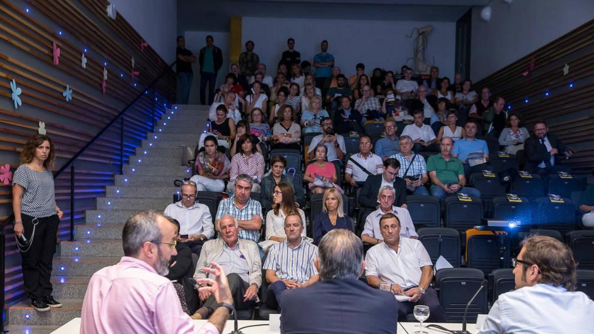 La calle Padre Moret se abrirá de nuevo al tráfico “en unas semanas”