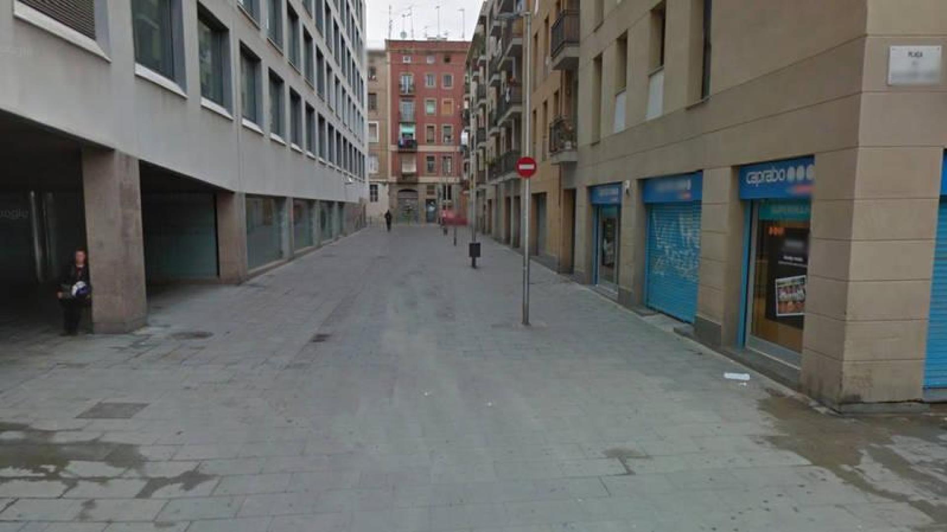 Un hombre apuñala a otro que le riñó por orinar en la calle en Barcelona