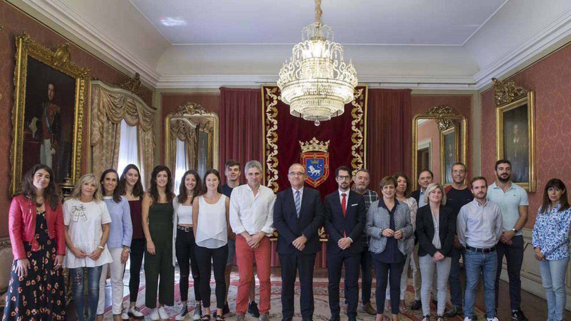 Pamplona reconoce a los medallistas navarros en el Campeonato de Atletismo