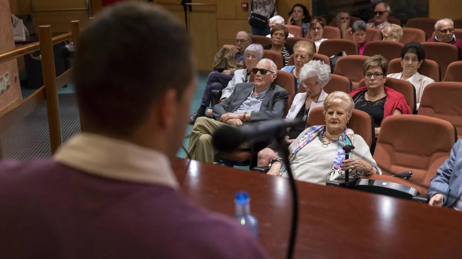 La Ordenanza de Movilidad de Pamplona “preocupa” a los mayores de la ONCE