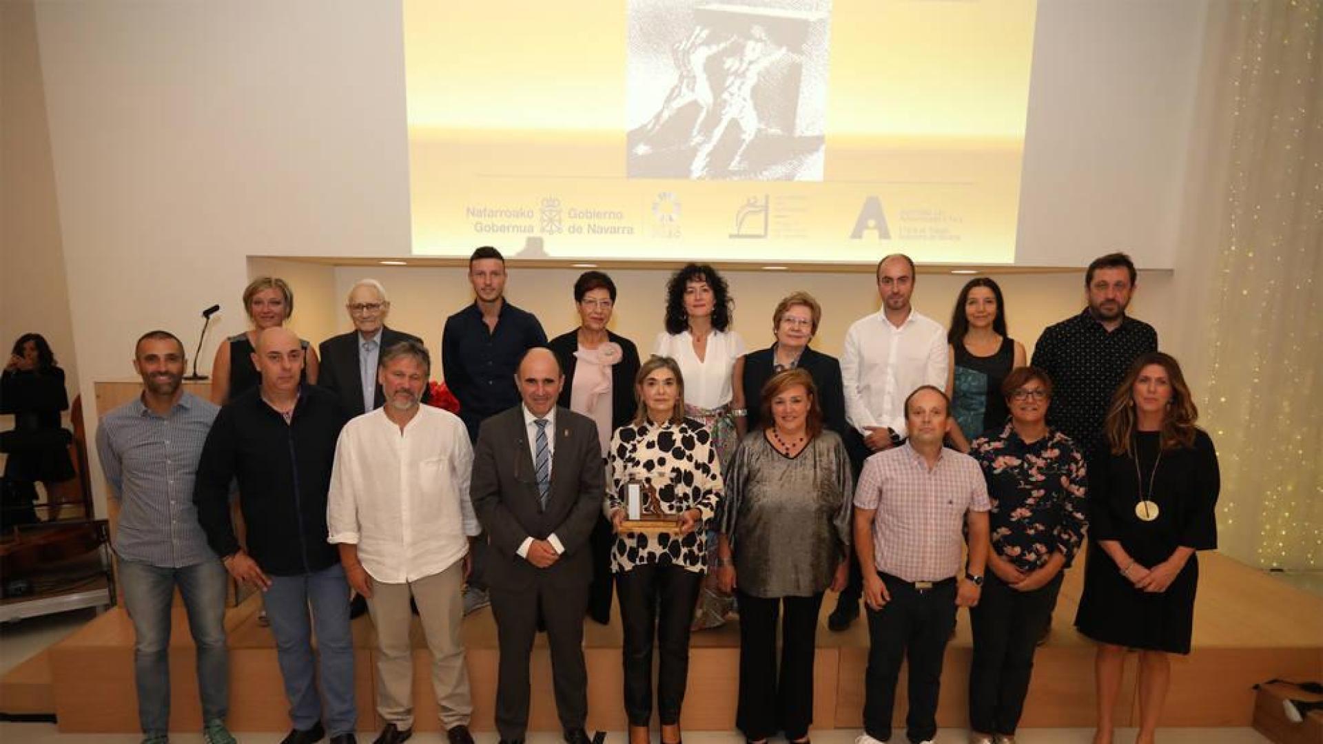 Foto de grupo de los autónomos galardonados y las autoridades.