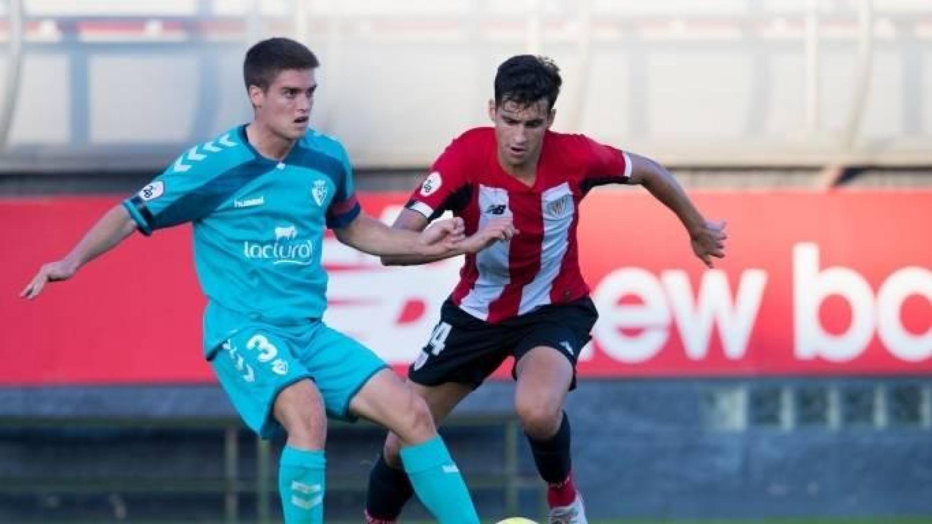 El jugador del Osasuna Promesas, Endika Irigoyen, durante el partido contra el Bilbao Athletic.
