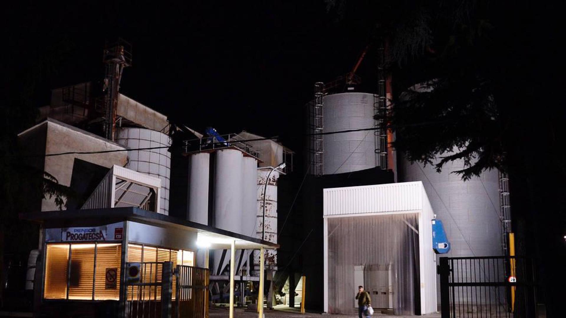 Rescatan dos cadáveres de un pozo en una fábrica de Valladolid