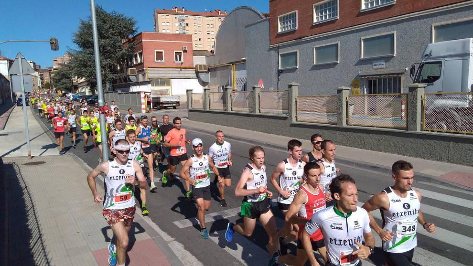 Nagore y Alcuaz vencen en los 10 kilómetros del cross Atarrabia contra el Hambre