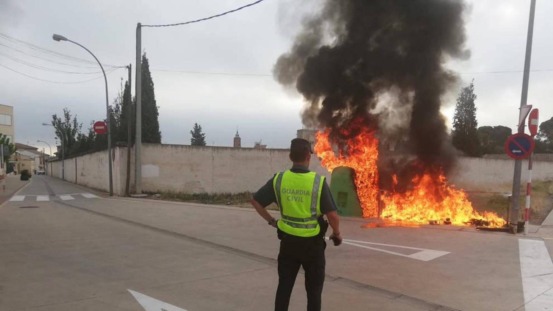 Incendiados cuatro contenedores de Cortes la pasada madrugada