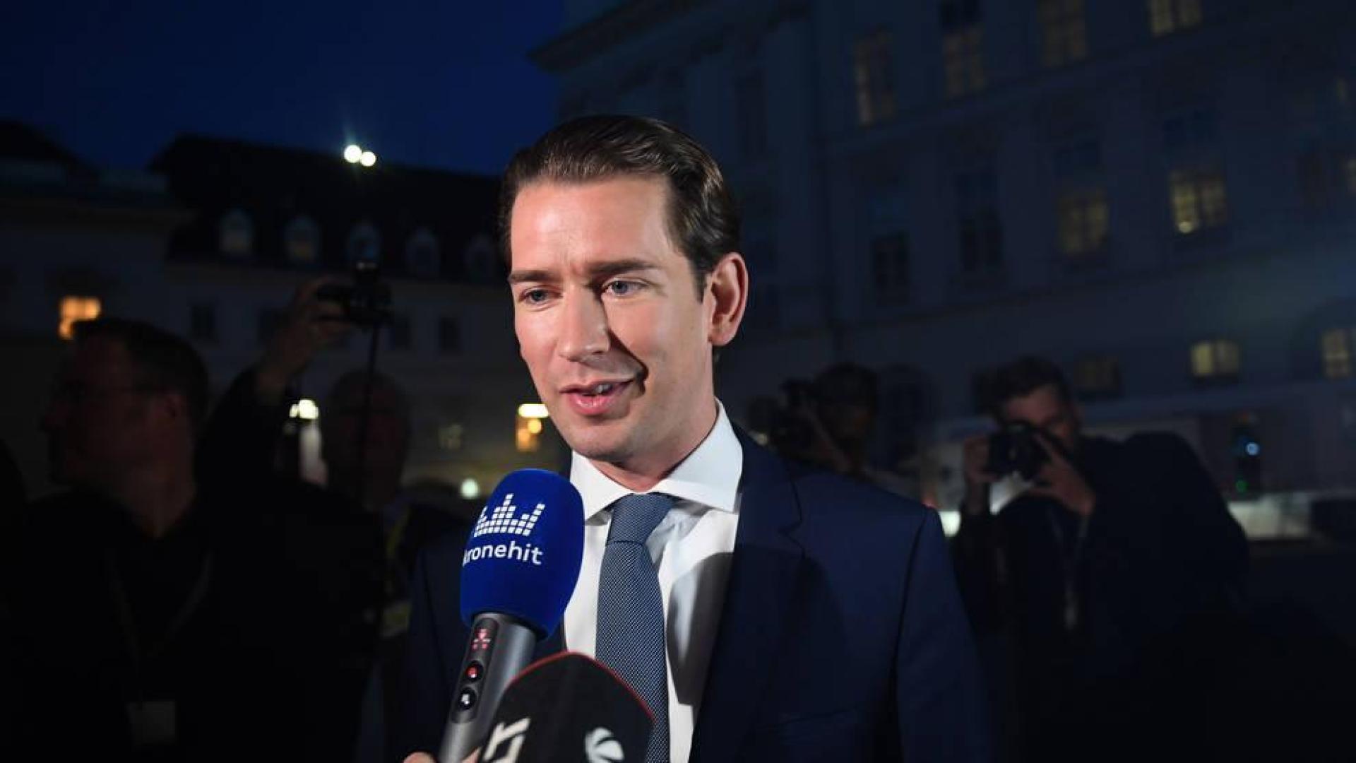 Kurz arrolla en Austria, con margen para buscar socio entre ultras y verdes