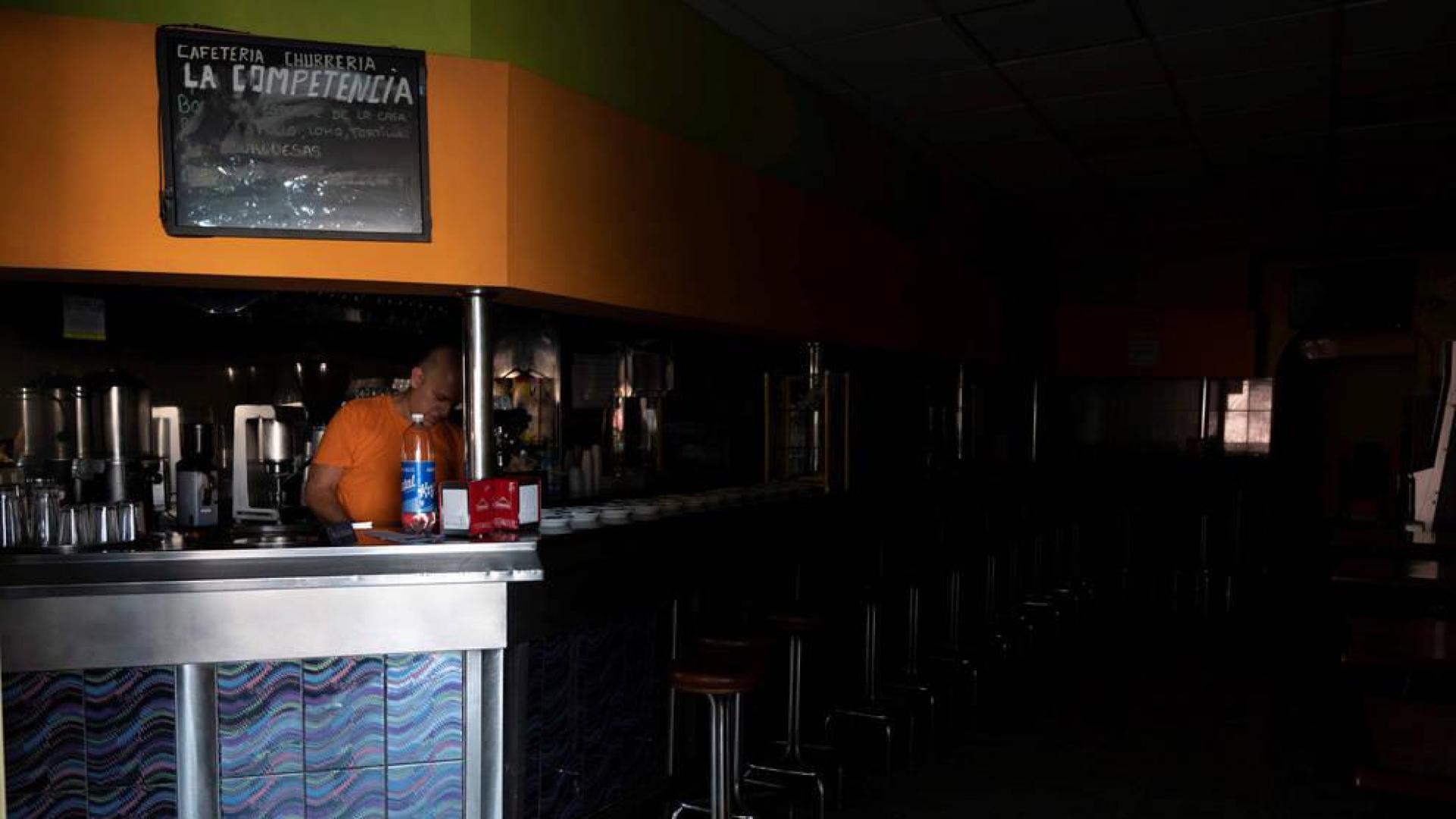 El servicio eléctrico en Tenerife se repondrá al 100% en la madrugada