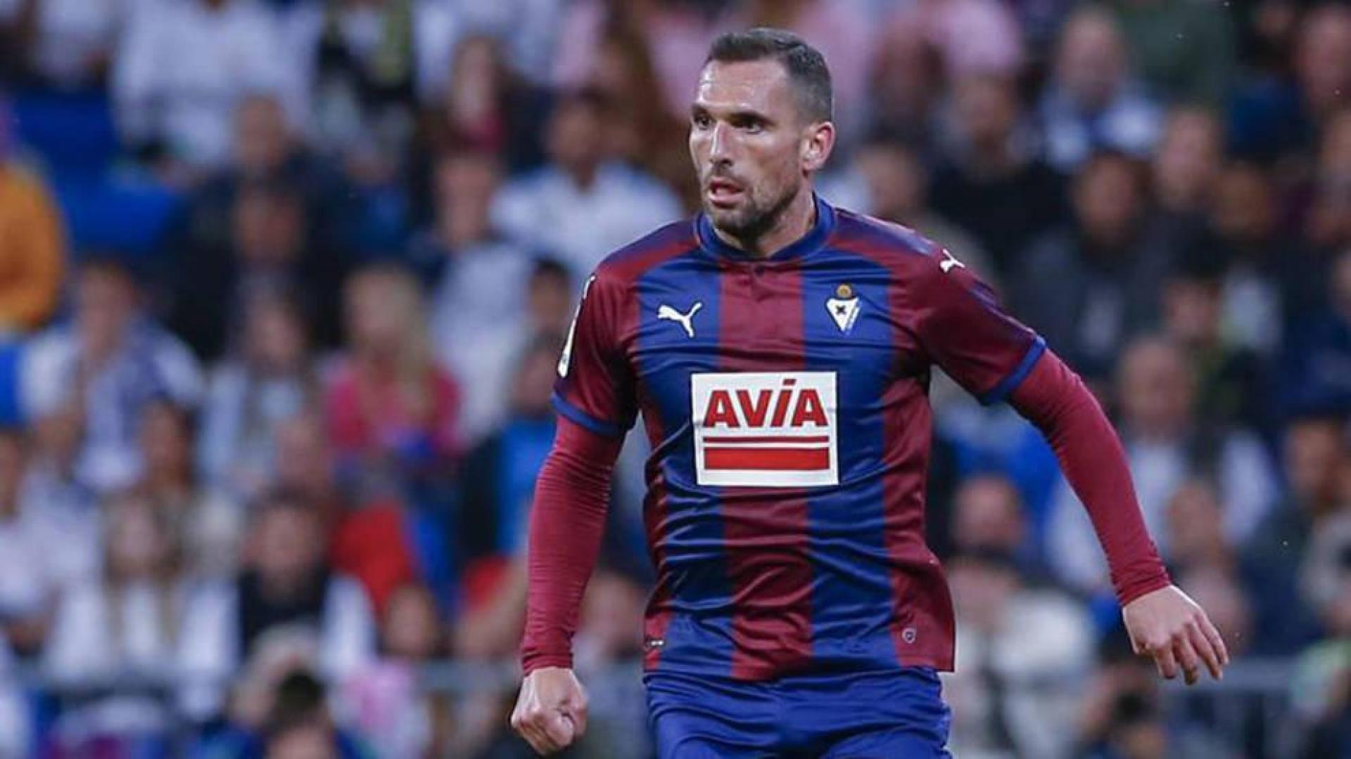 Repaso a las actuaciones de los futbolistas navarros en el extranjero, 1ª y 2ª