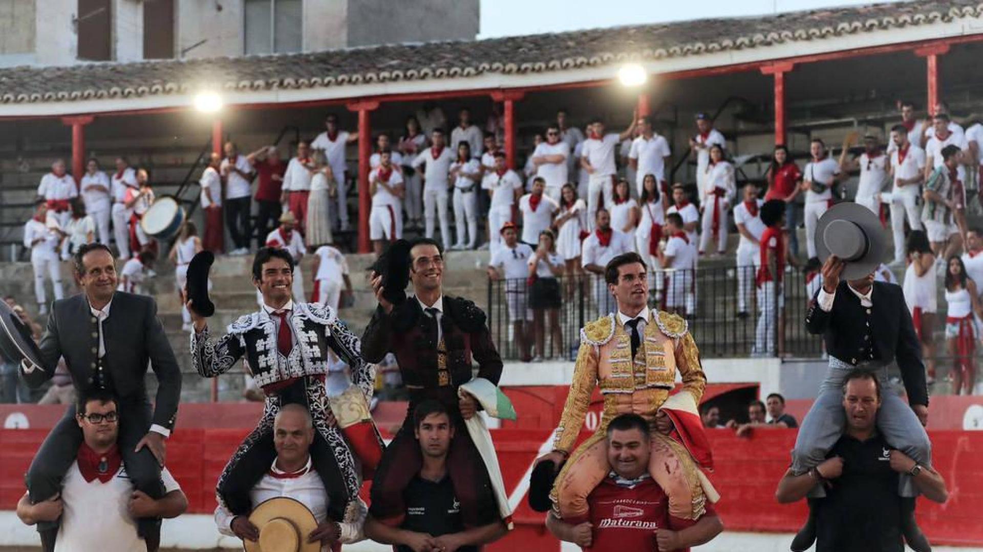 Gran tarde de toreo, en el desafío corellano entre Victorino y Los Maños