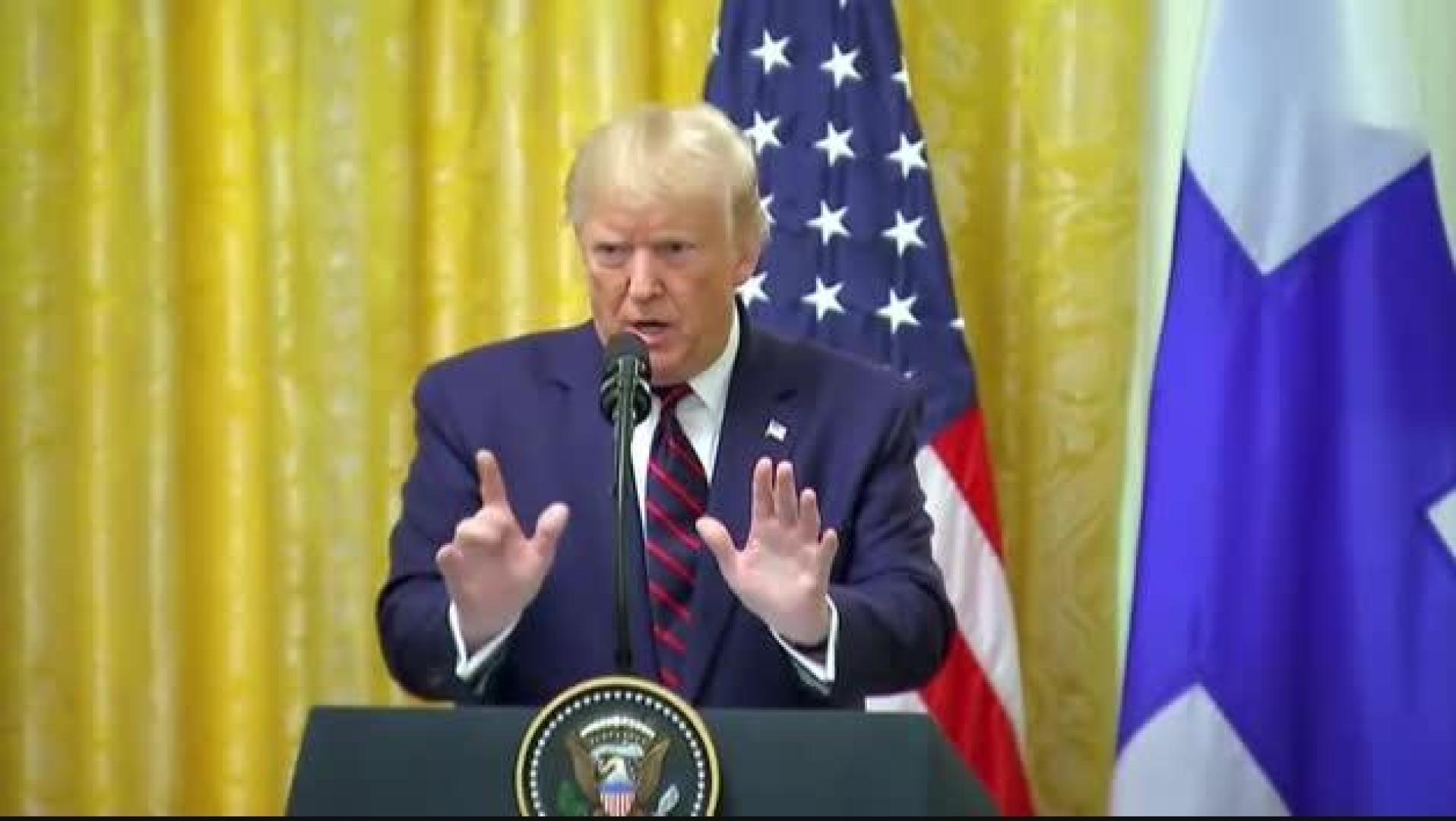 Donald Trump carga contra la prensa y los demócratas