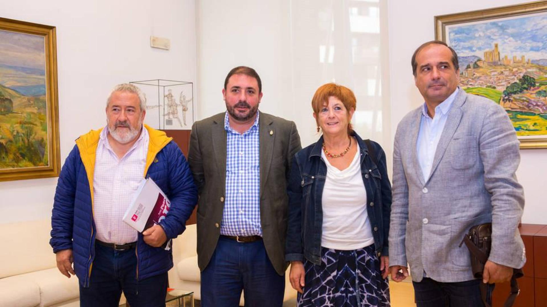 El Foros Social Permanente visita el Parlamento de Navarra