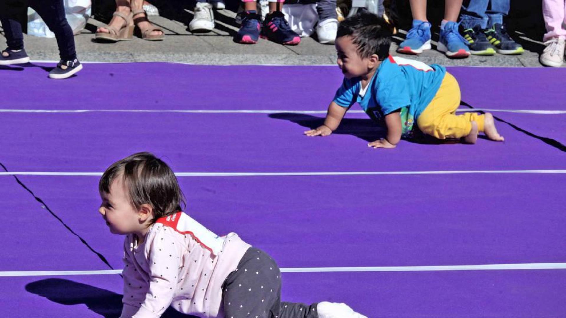 'A gatas' para concienciar del autismo