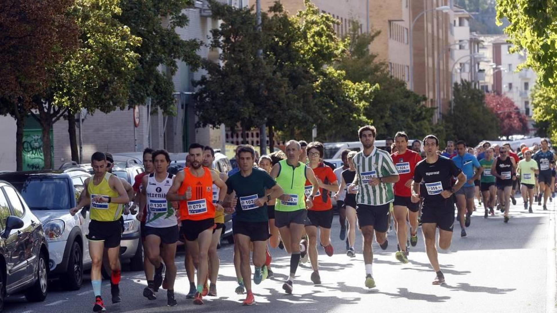 Más de medio millar de corredores han tomado parte en una de las actividades estrella del Día del barrio pamplonés.