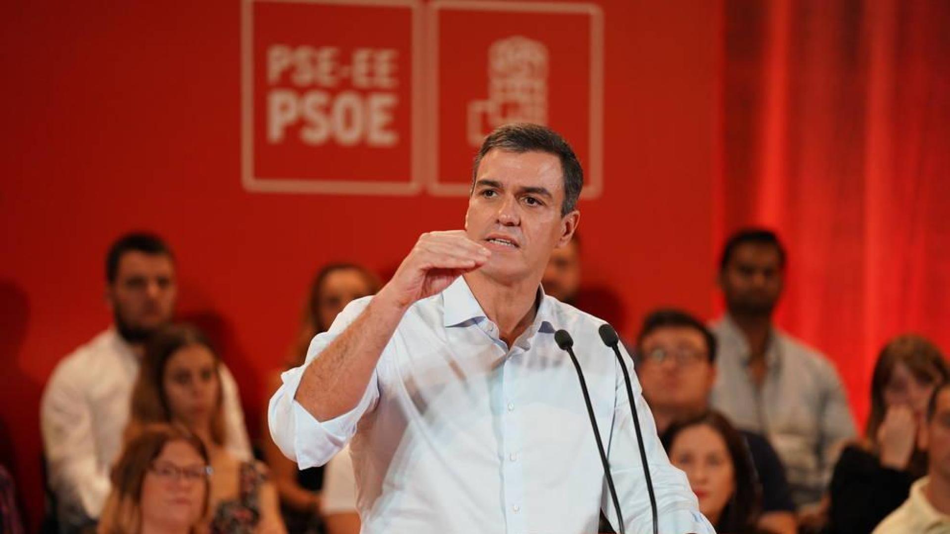 El presidente del Gobierno en funciones, Pedro Sánchez, interviene durante el acto de proclamación de la secretaria general del PSE-EE, Idoia Mendia, como candidata a lehendakari, en Barakaldo