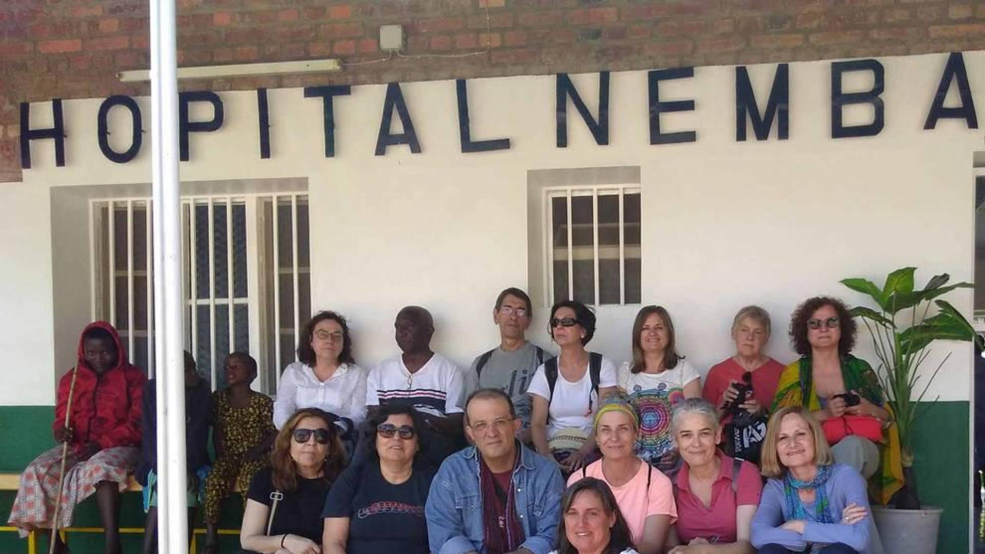 Trece viajeros, nueve de ellos navarros, viajaron al distrito ruandés de Gankeke para conocer el trabajo de la ONGD Medicus Mundi en este pequeño país africano, y el histórico hospital de Nemba