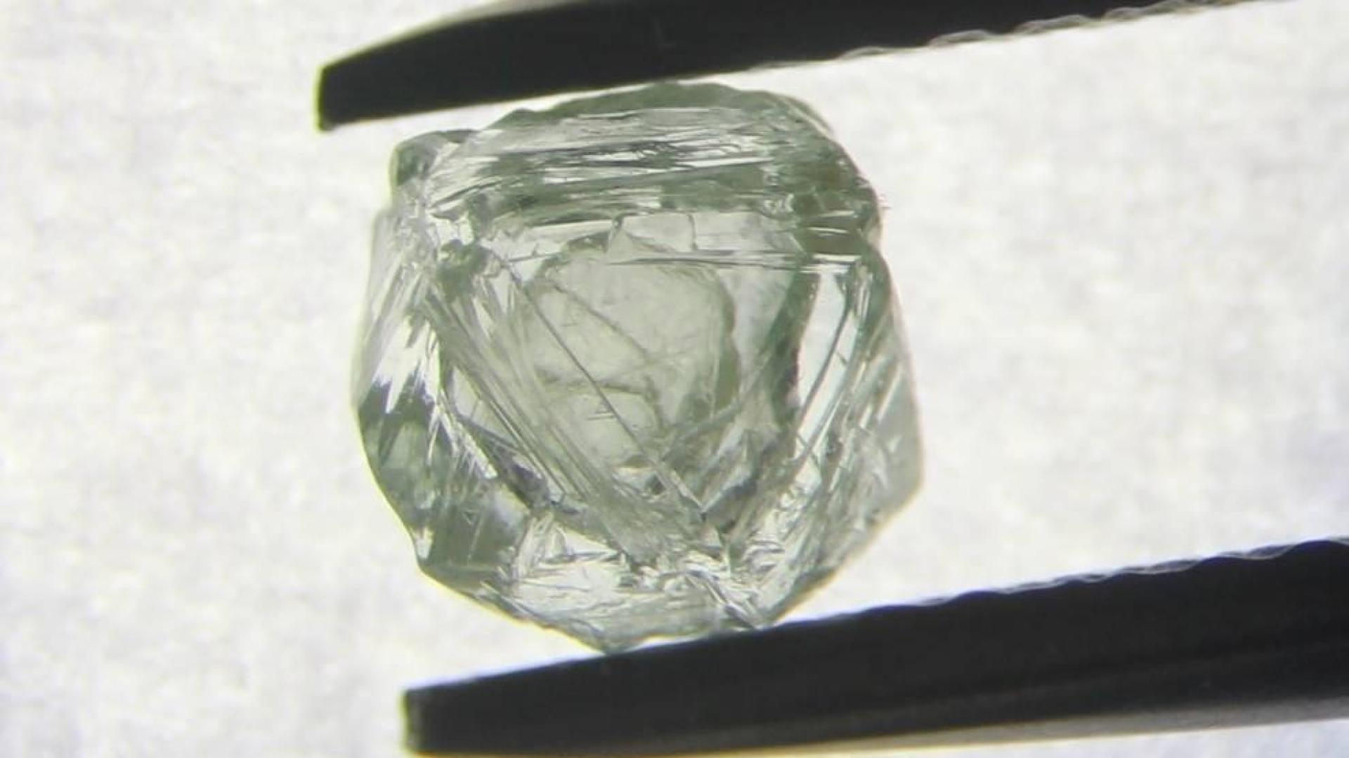 Descubren un diamante con otro en su interior que podría tener 800 millones de años
