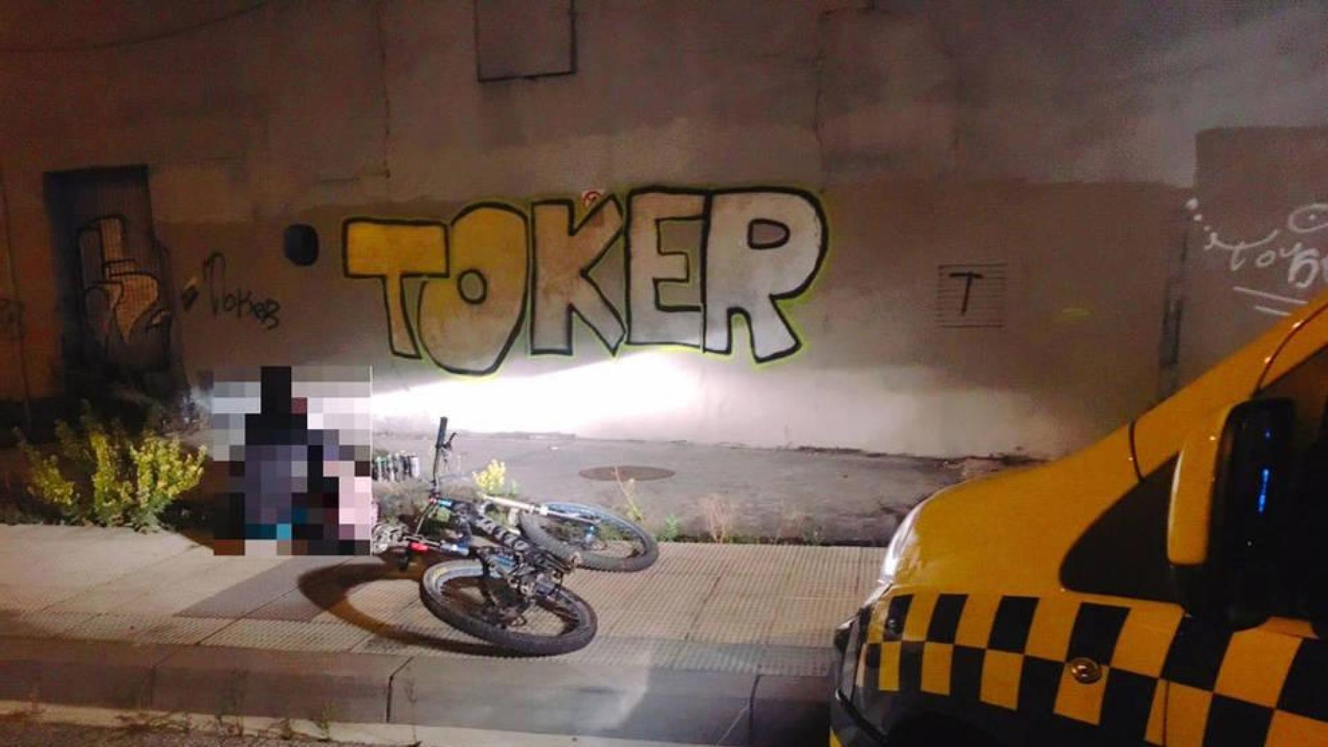 Denunciadas dos personas por realizar pintadas en Pamplona