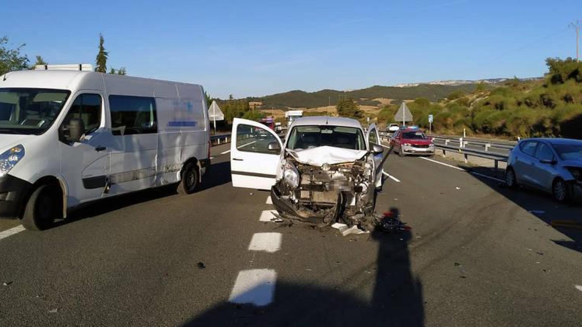 Reabierta la A-12 tras un accidente con tres heridos en Villatuerta