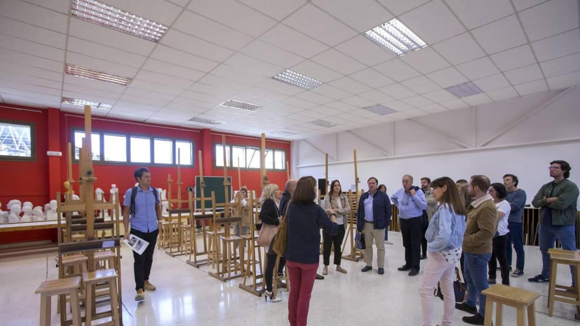 La Escuela Catalina de Oscáriz, sede provisional de la Unidad de Barrio de Milagrosa