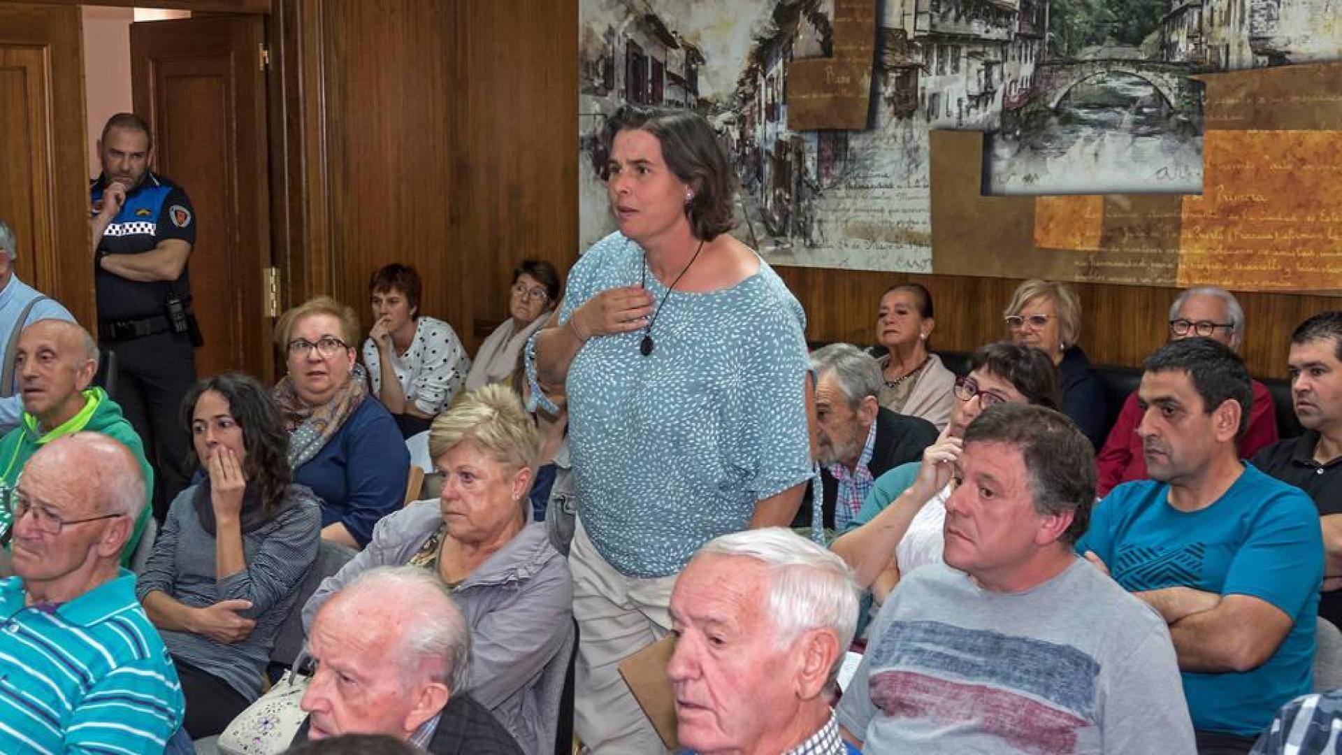 Dos visiones sobre el mercado del sábado chocan en el salón de plenos de Estella