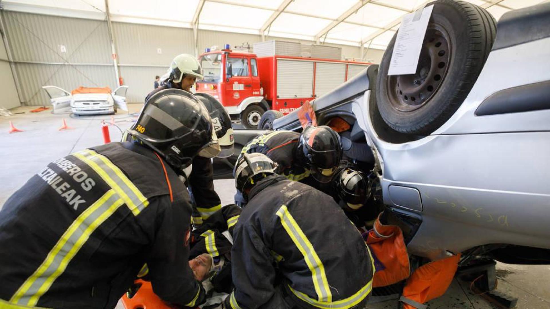 Volkswagen Navarra colabora con el Gobierno foral en la formación de sus bomberos
