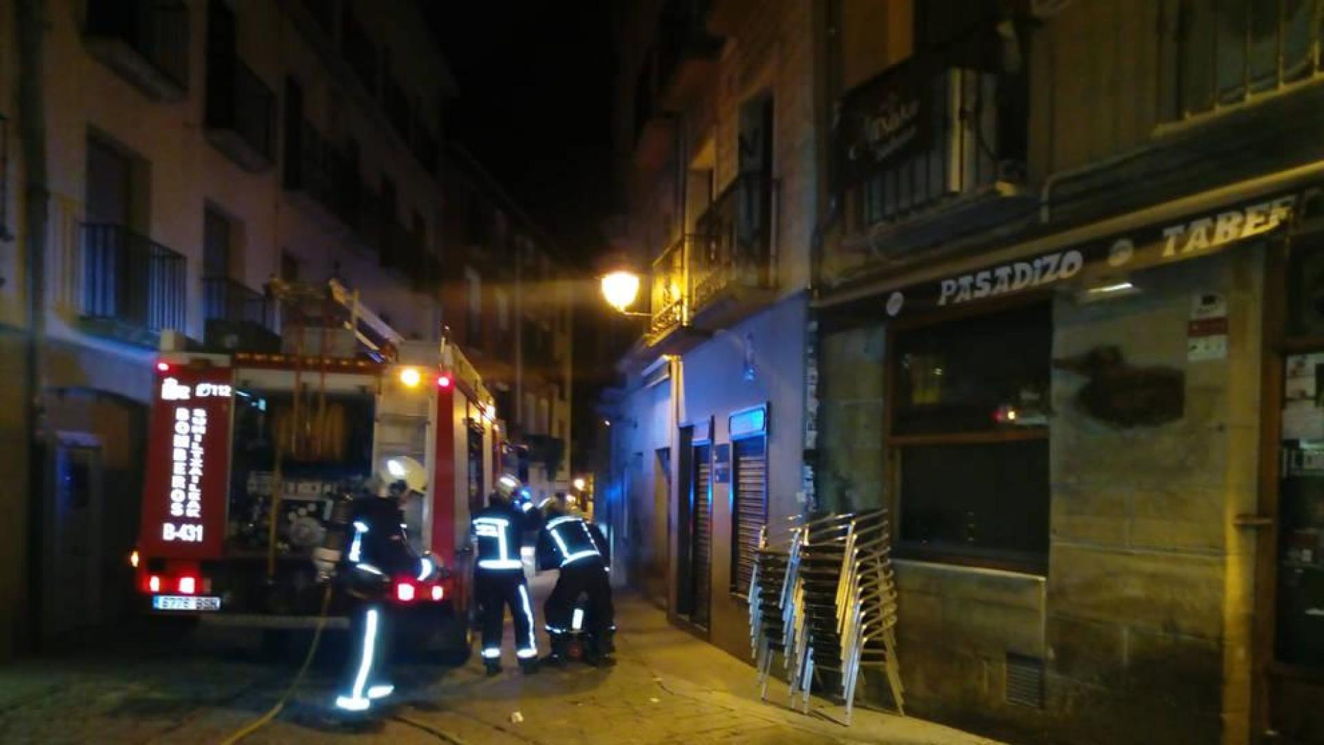 Un incendio provoca daños materiales en un bar de la calle Mayor de Tafalla