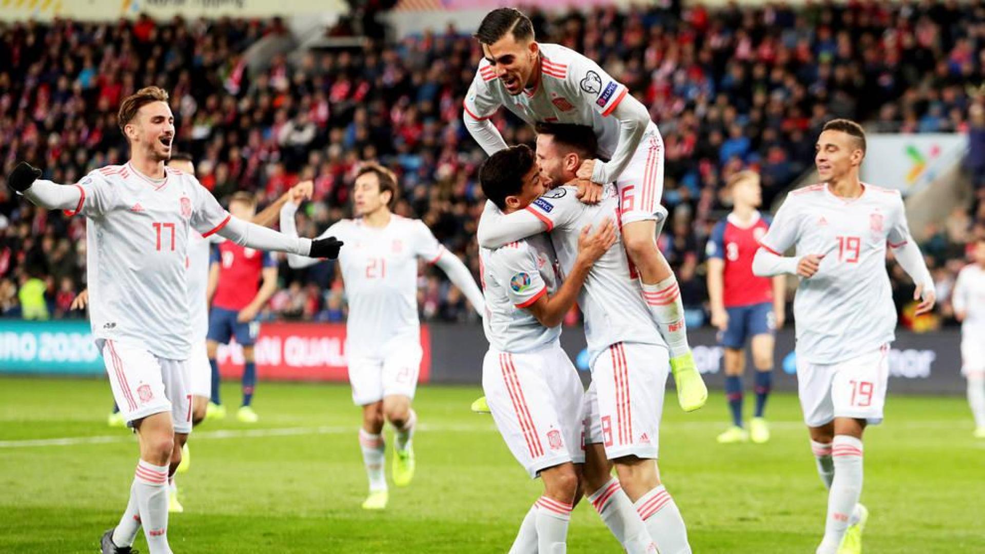 Un penalti en el descuento evita que España logre ya la clasificación para la Eurocopa