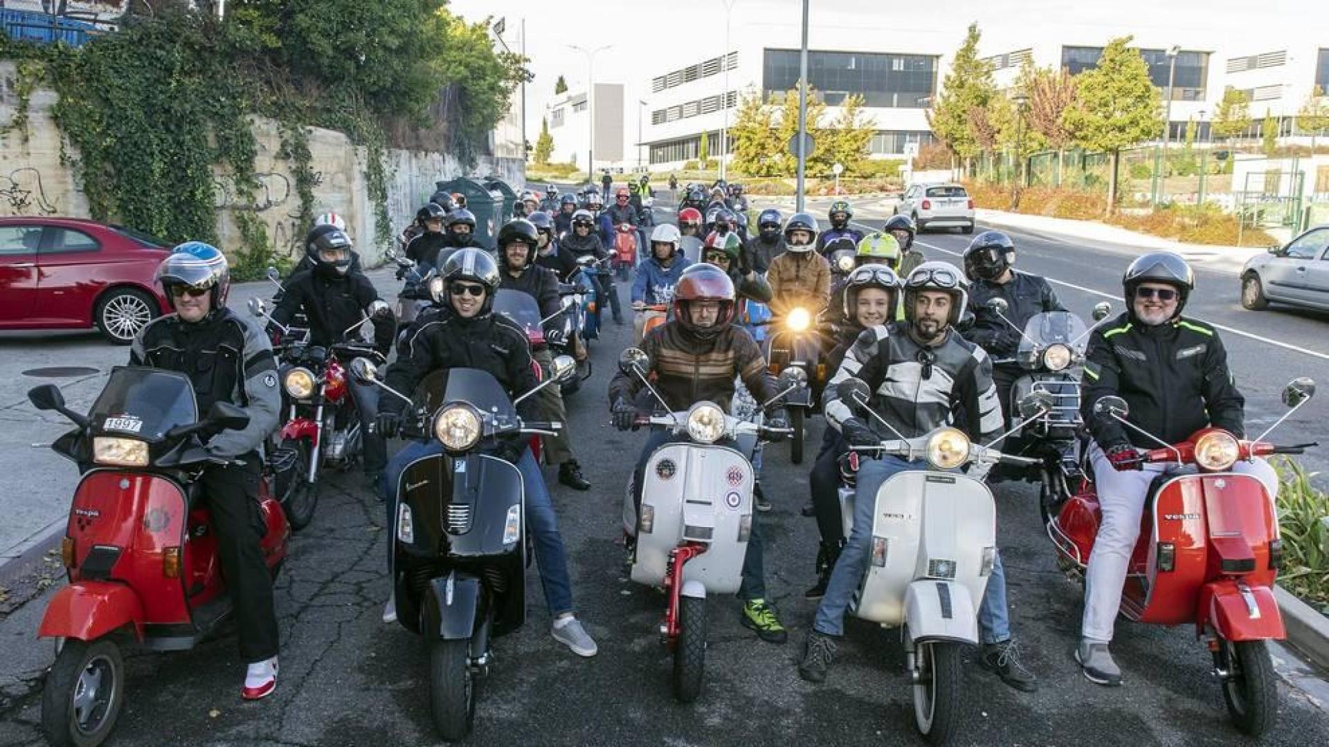 Medio centenar de 'Vespas' toman las carreteras navarras