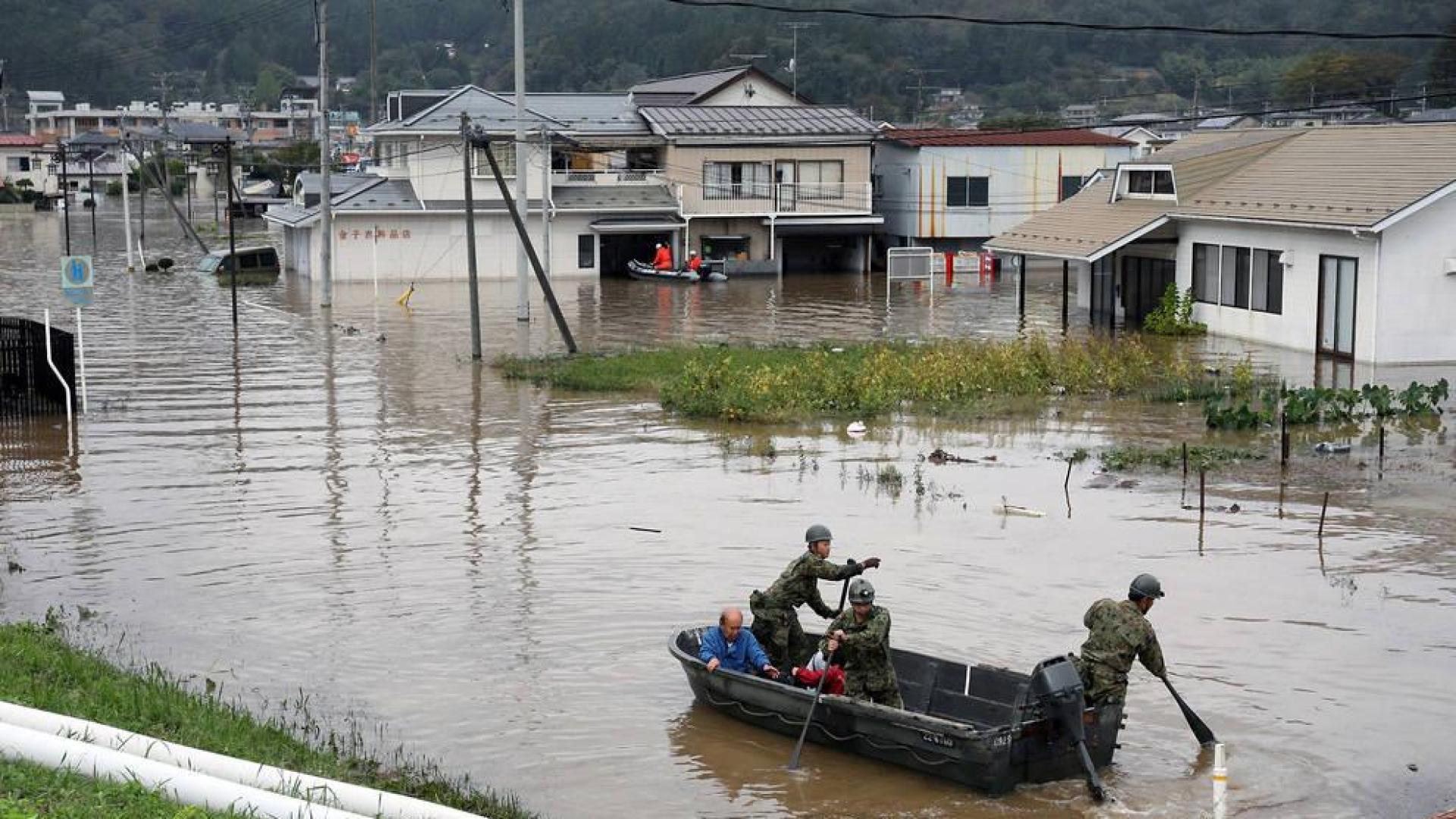 Japón busca supervivientes tras el paso de un tifón que deja más de 50 muertos