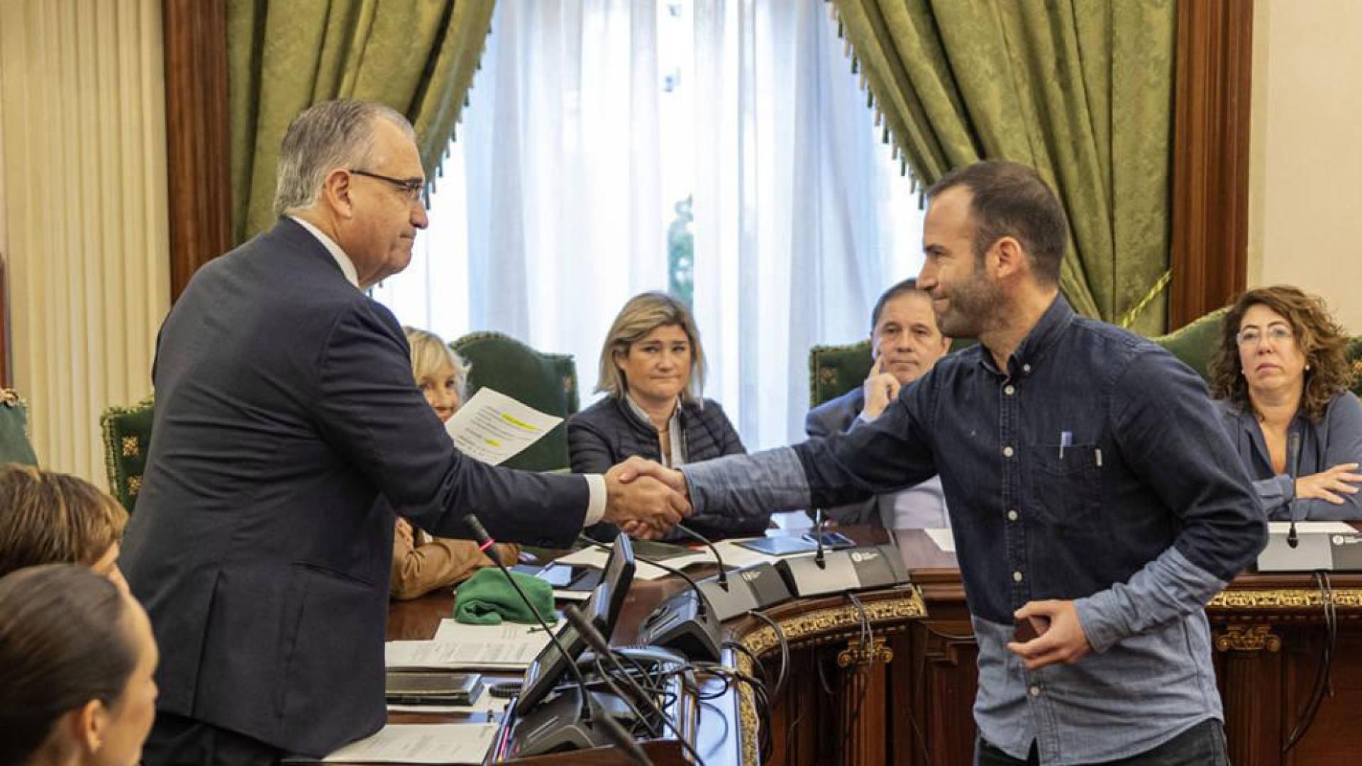 Borja Izaguirre toma posesión como concejal del Ayuntamiento de Pamplona