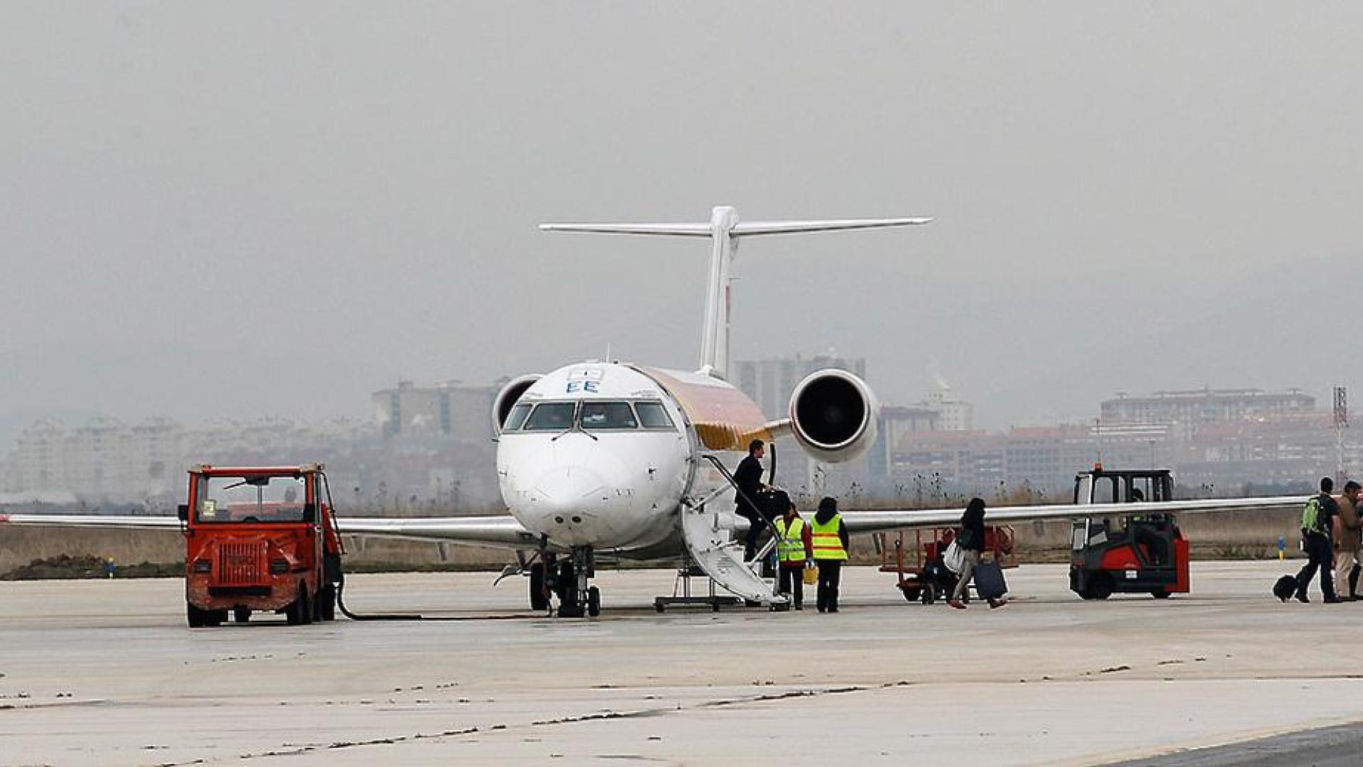 Aena pone a subasta los servicios de tierra del aeropuerto de Pamplona