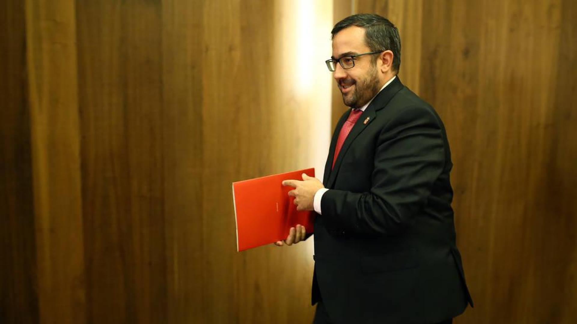 Un Gobierno sin respuestas concretas a la actualidad