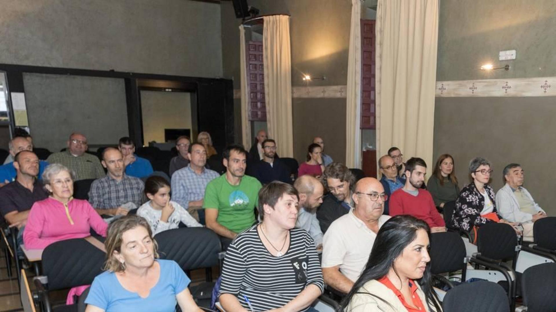 Imagen de parte de los ciudadanos que se dieron cita en el foro DN en Vivo celebrado en Tudela.