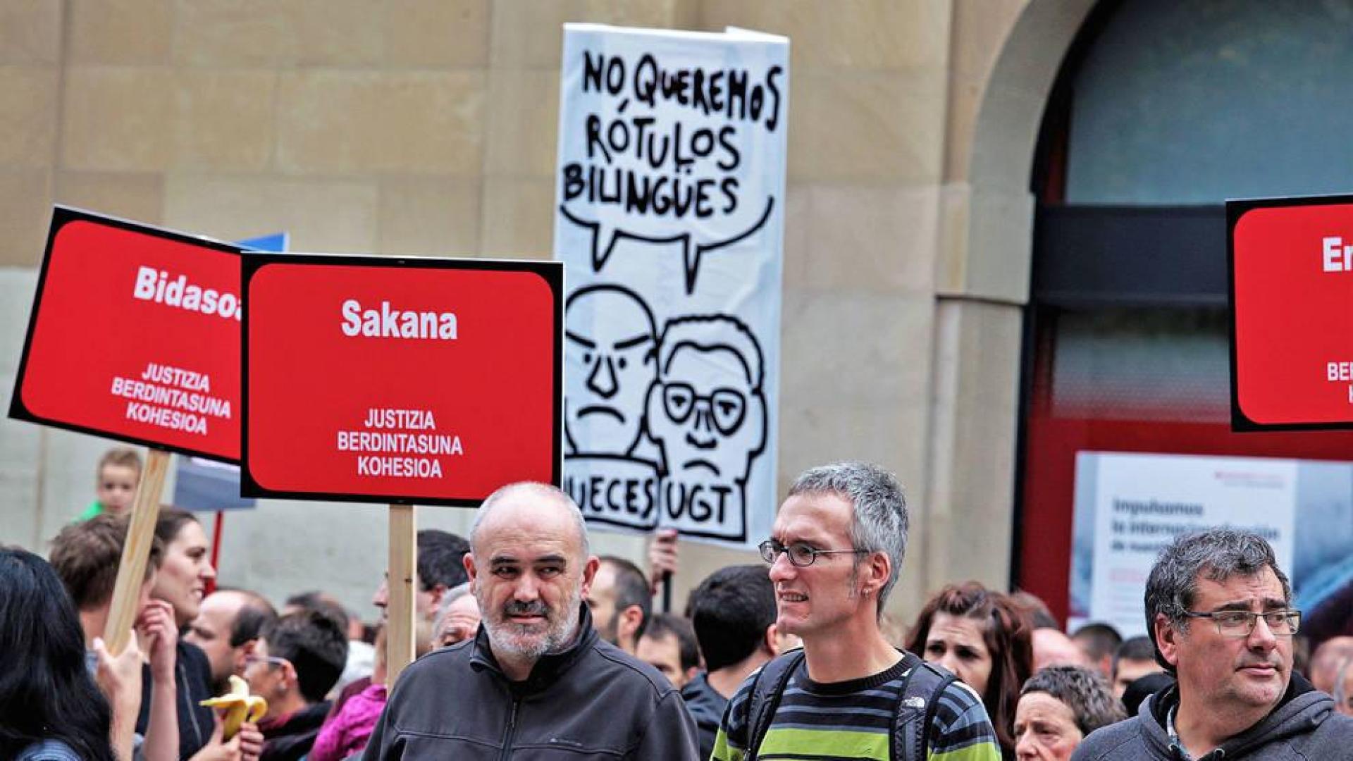 Cientos de personas piden al Gobierno foral que recurra la sentencia del euskera