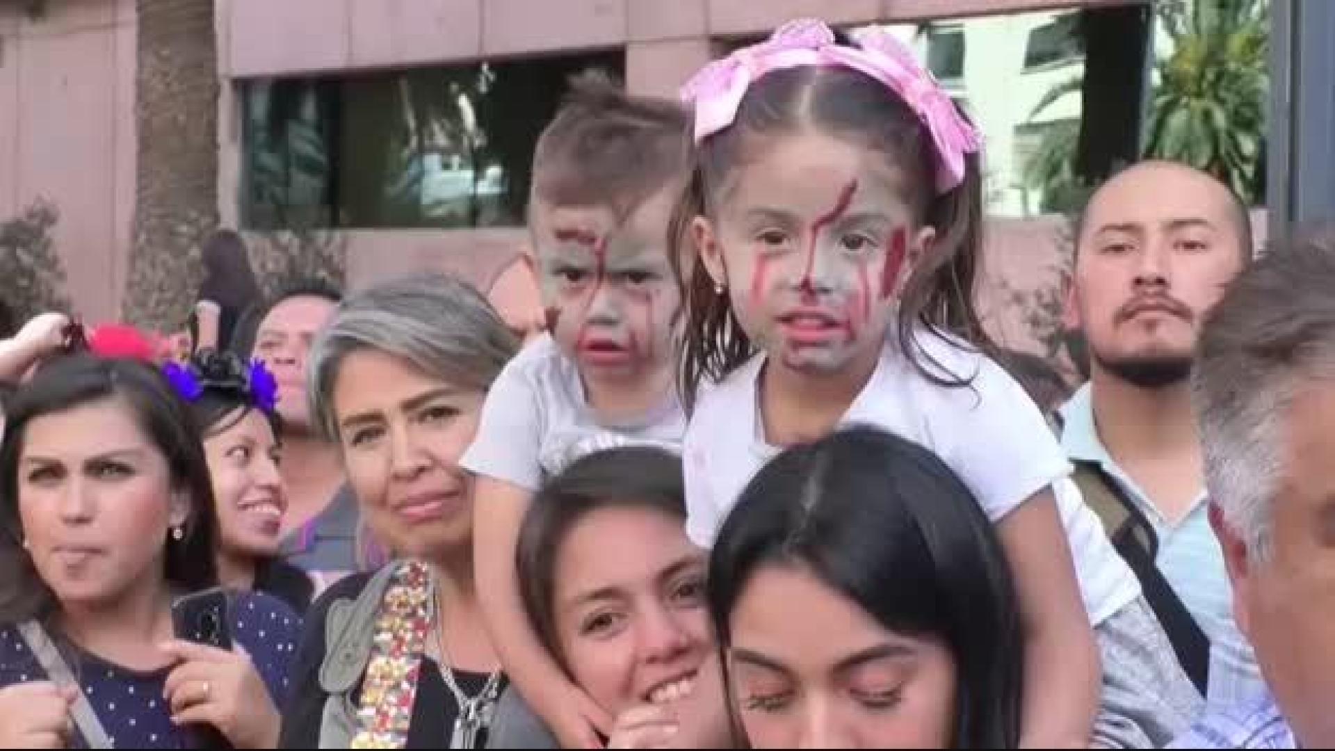 Una marea de zombis conquista la capital de México