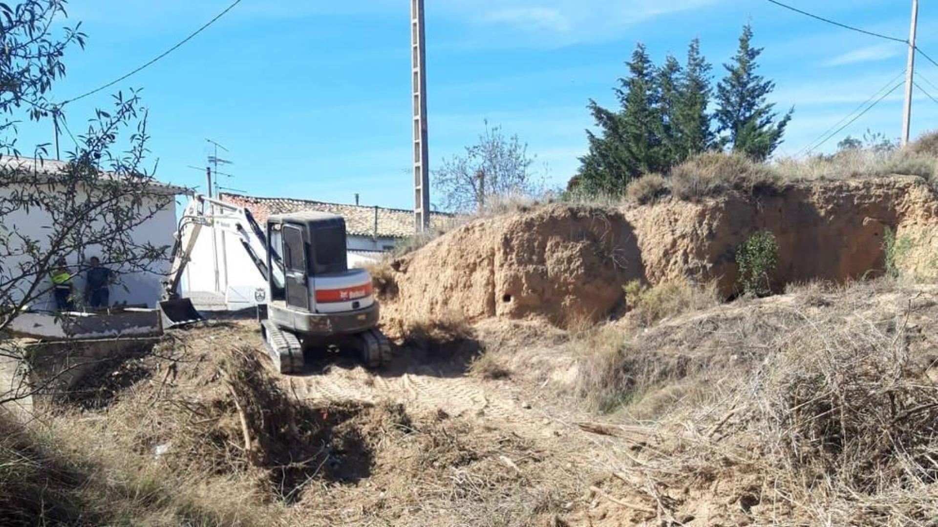 Lodosa limpia tres barrancos que confluyen en el río Ebro