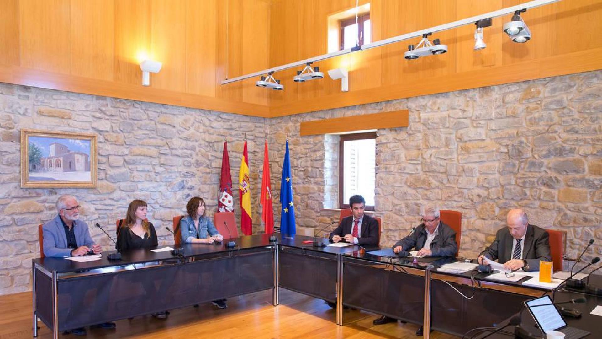 Polémica entre los dos grupos de Cizur por los salarios de dos ediles