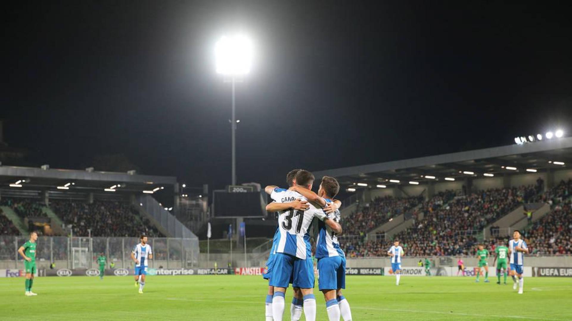La primera victoria europea de Machín coloca al Espanyol líder