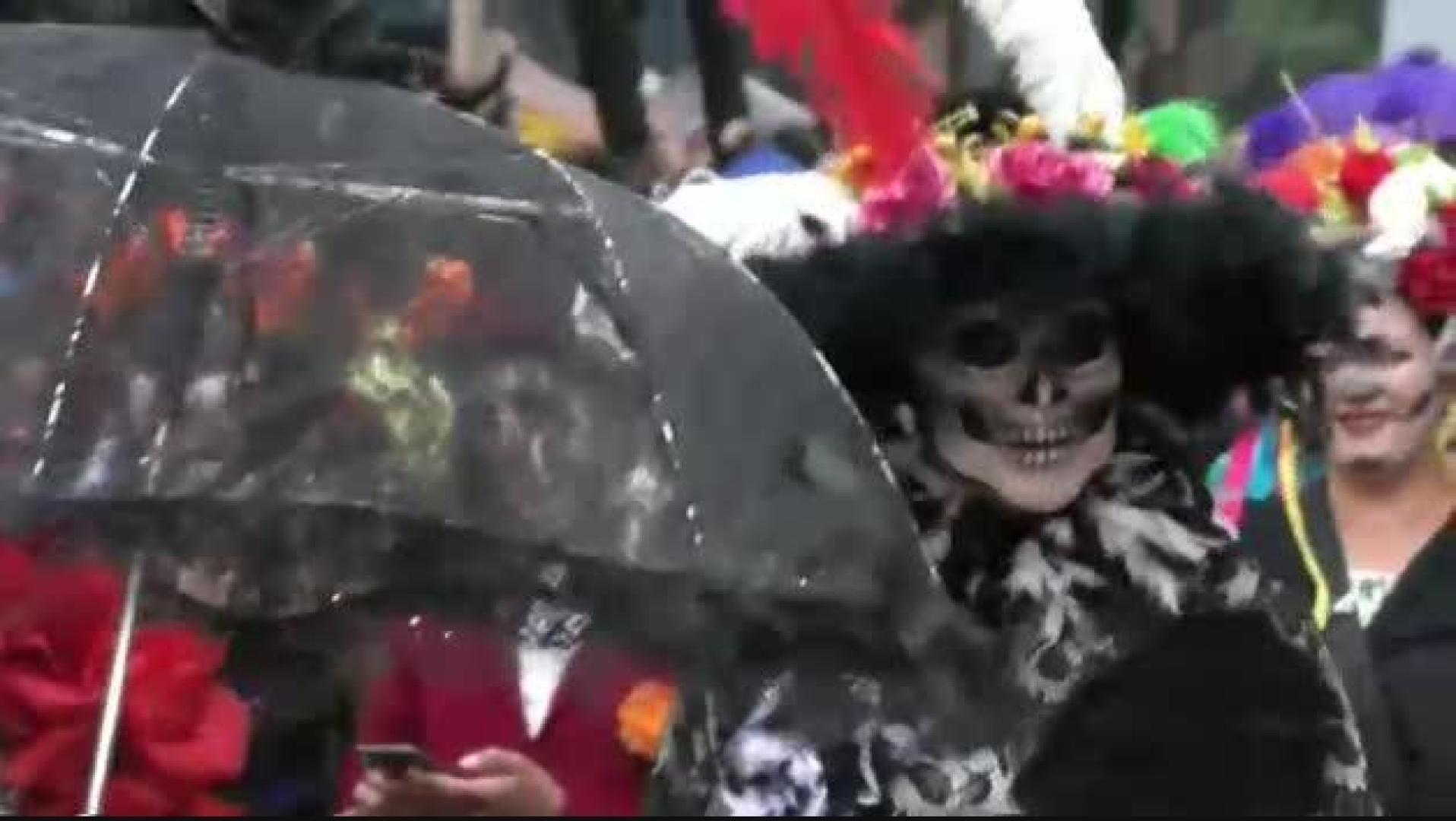 México se disfraza de muerte días antes del Día de los Muertos