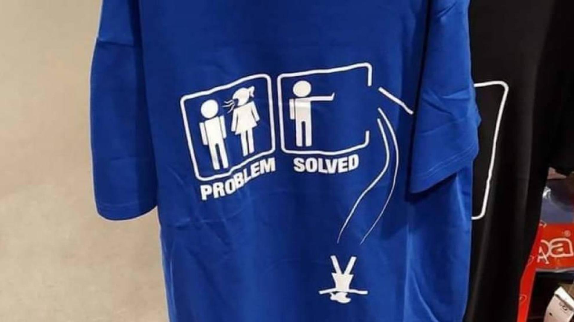 Carrefour indigna a Italia al vender camisetas que incitan al feminicidio