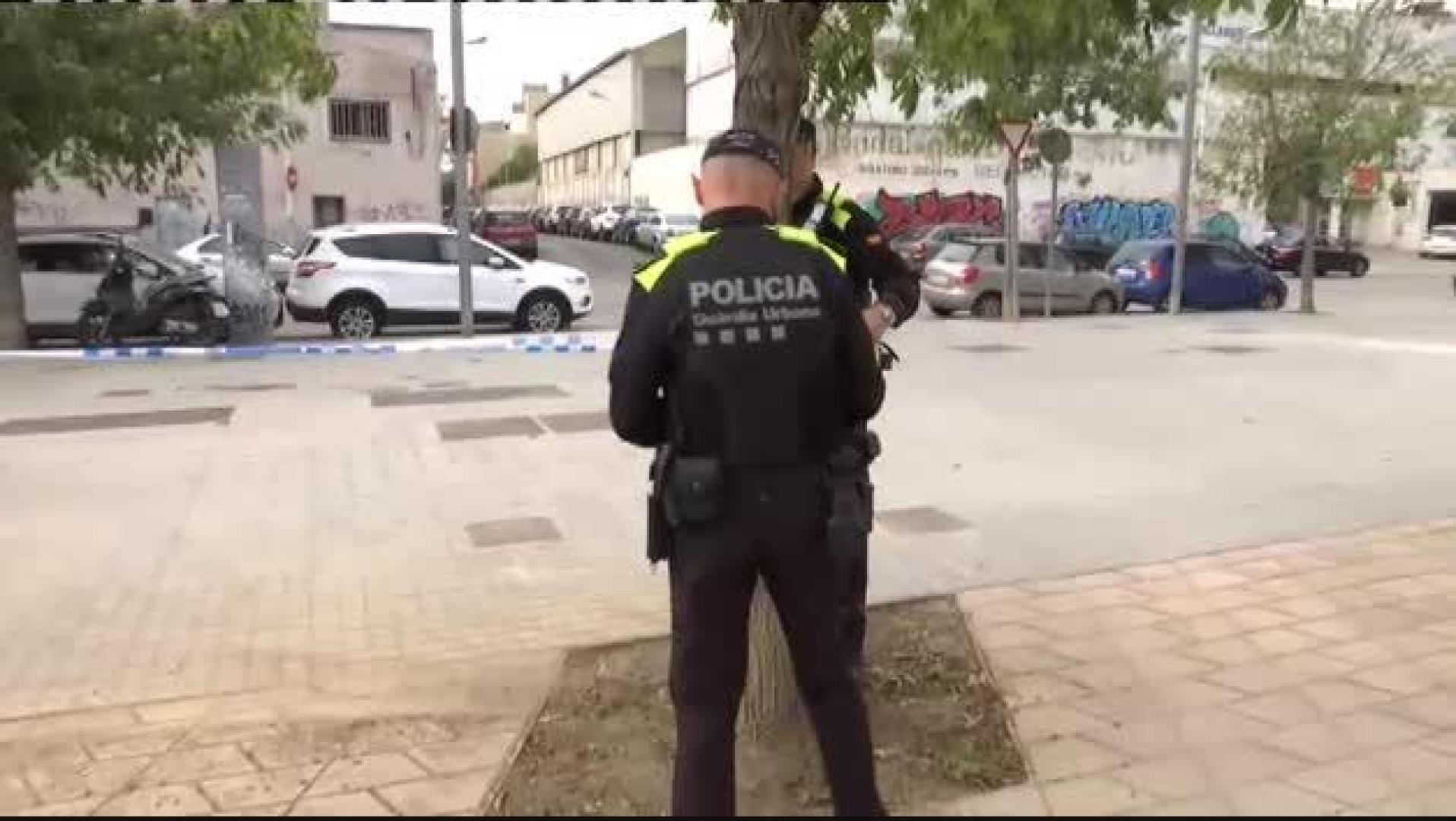 Un muerto y tres heridos graves en una batalla campal entre dos bandas dedicadas a la venta de droga en Badalona