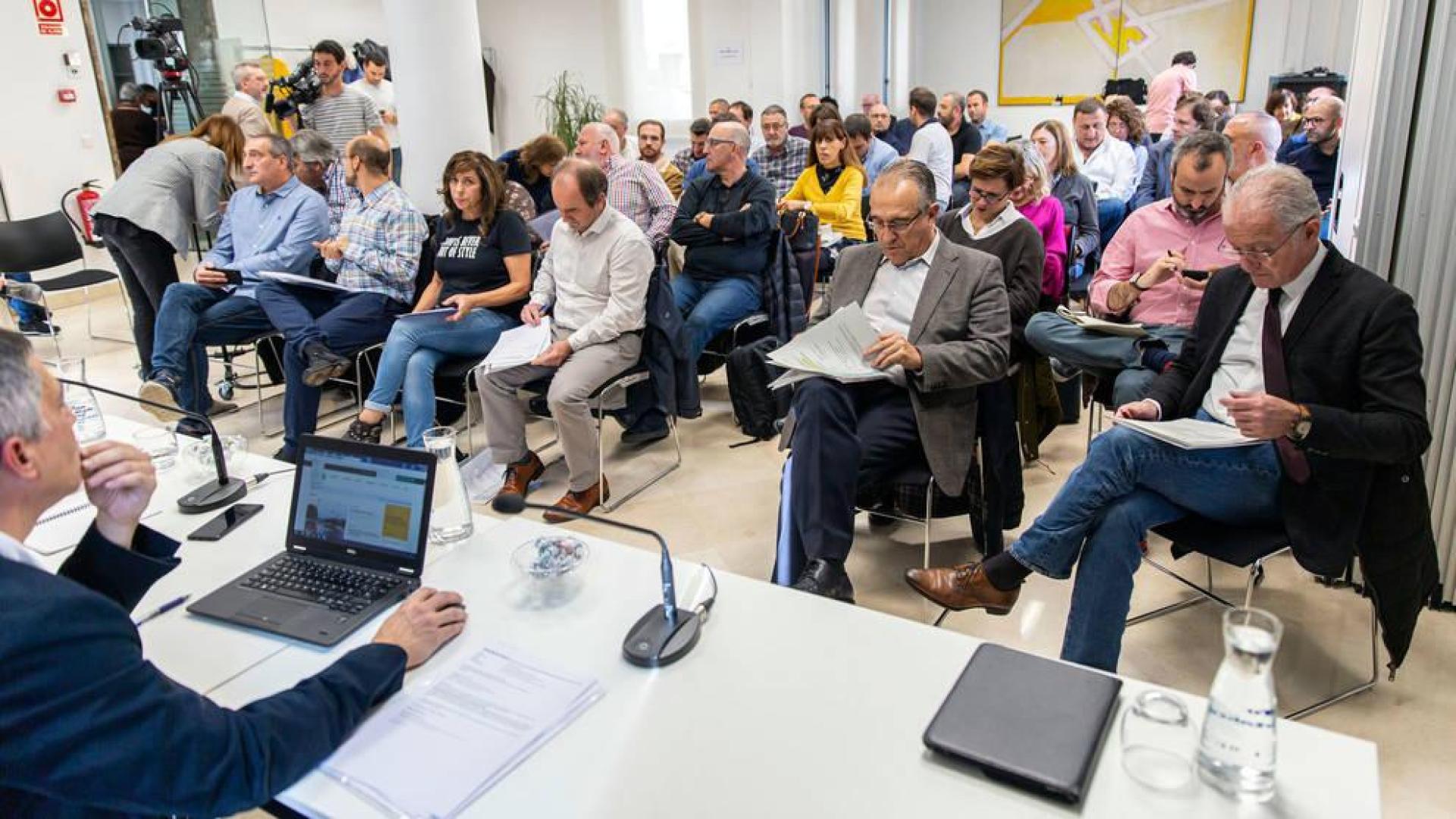 Cruce de acusaciones y críticas entre partidos por el sueldo de la Mancomunidad