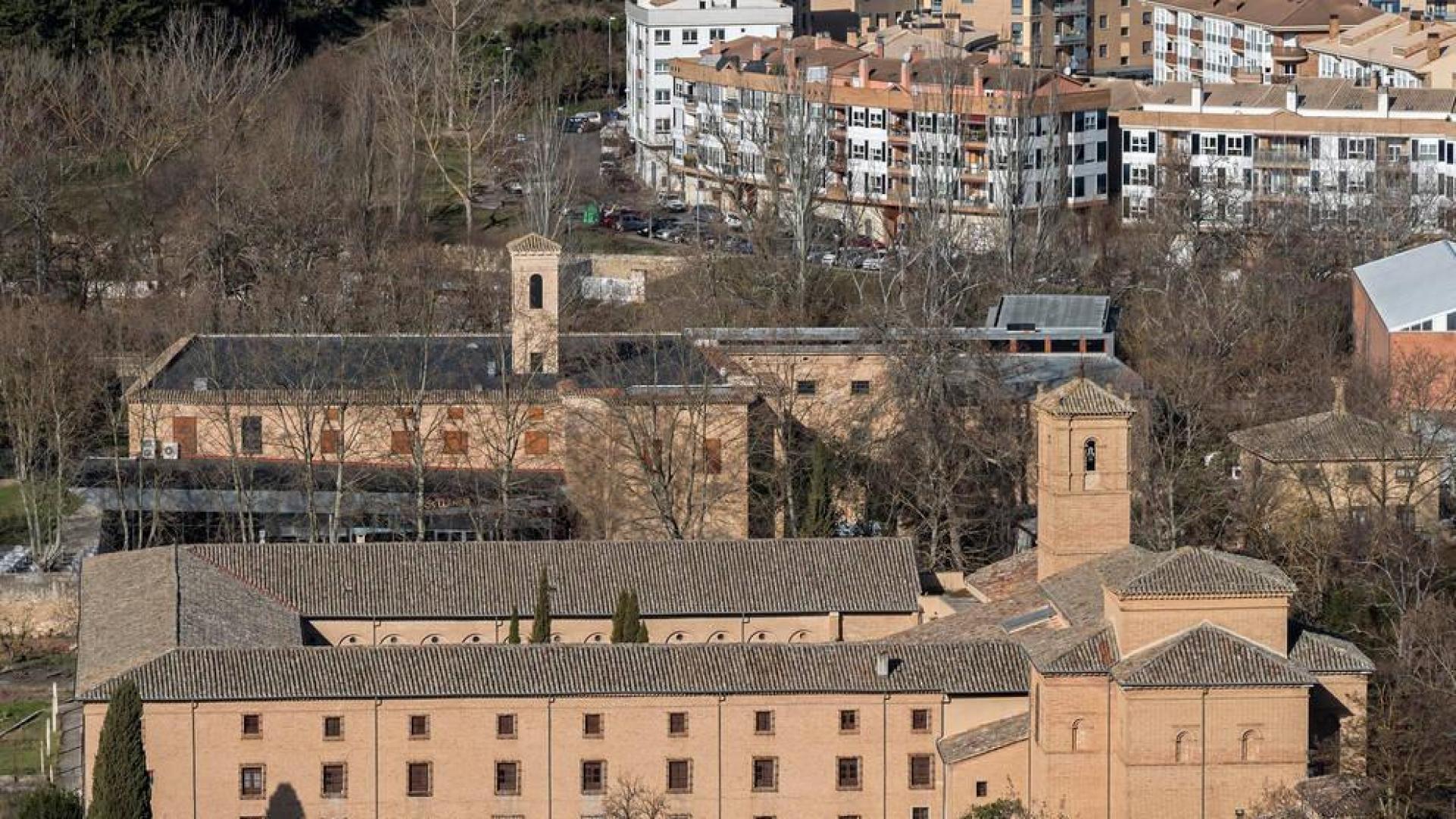 En primer término, el convento de Santa Clara. Detrás, el antiguo de San Benito convertido hoy en espacio cultural de la ciudad.