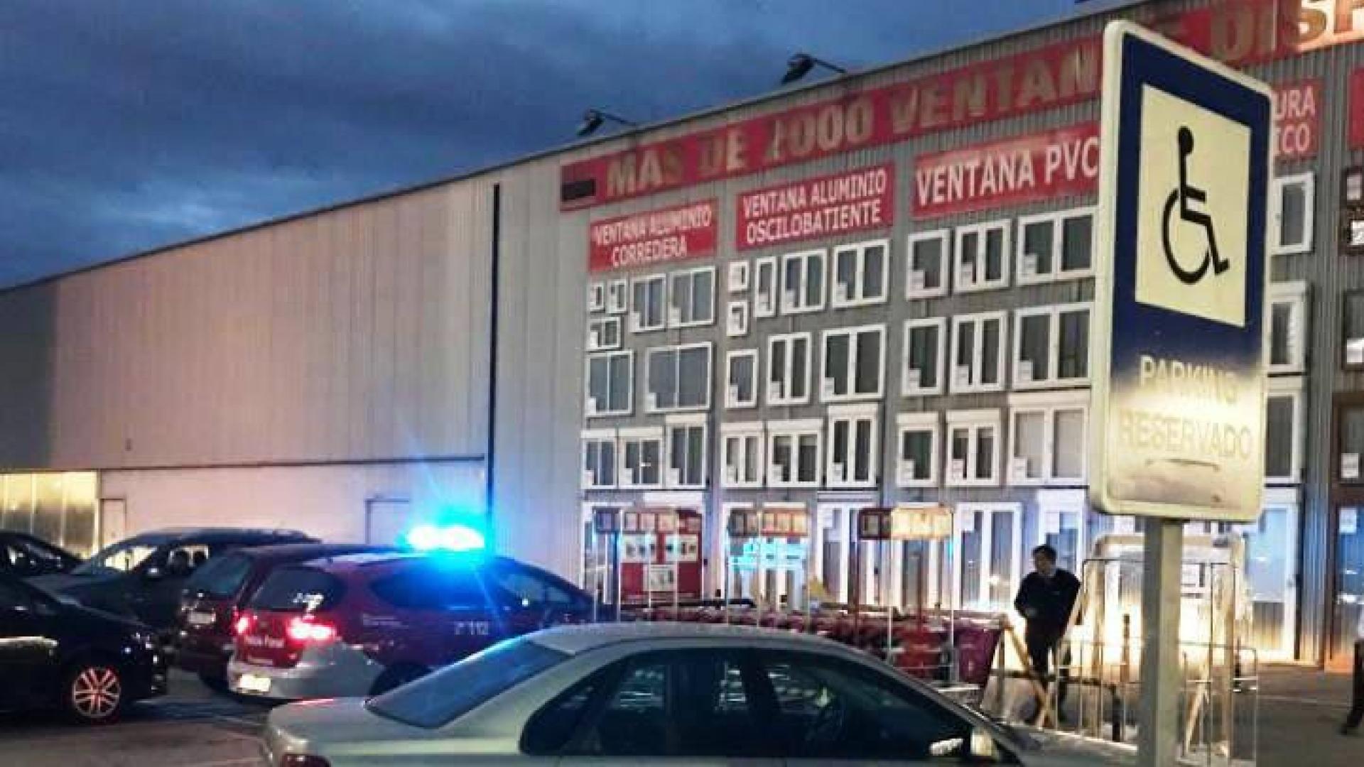 Denunciado por ocupar dos plazas para personas con discapacidad en Viana
